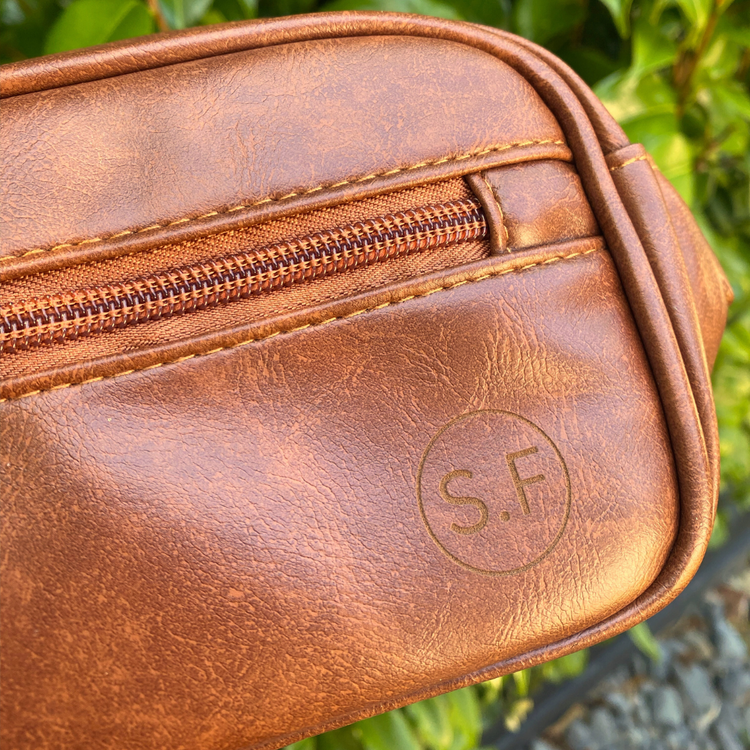 Men's toiletry bags